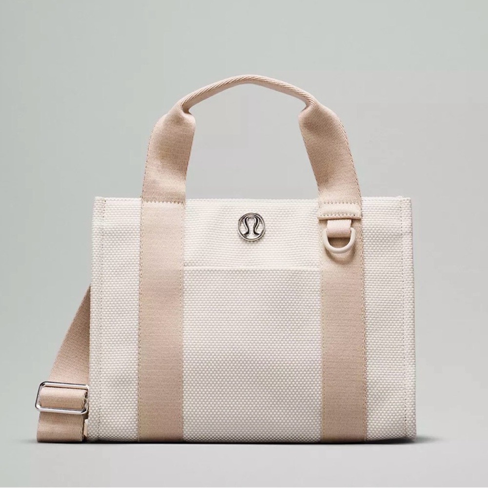 🍋 Lululemon Two-Tone Canvas Mini Tote Bag 4.5L- Mojave Tan/Light Ivory - Picture 9 of 12
